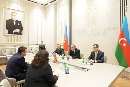 Kamran Əliyev türkiyəli nazir müavini ilə hüquqi yardım məsələsini müzakirə edib