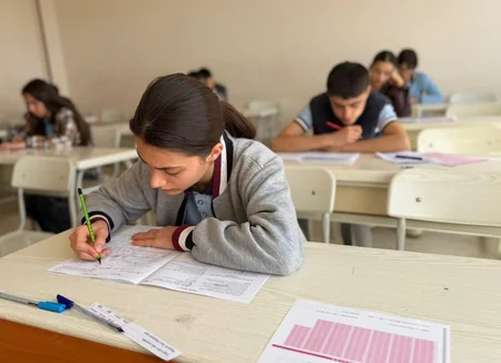 Naxçıvanda IX siniflər üçün qiymətləndirmə monitorinqi keçirilib