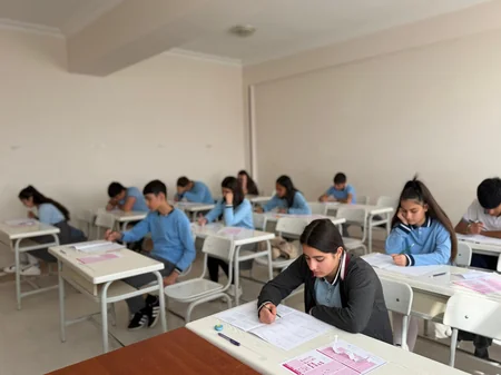 Naxçıvanda IX siniflər üçün qiymətləndirmə monitorinqi keçirilib