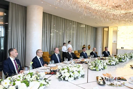 Tbilisidə Azərbaycan Prezidentinin şərəfinə lanç verilib