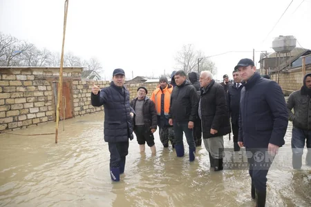 Xaçmazın icra başçısı təbii fəlakətdən zərər çəkən sakinlərlə görüşüb