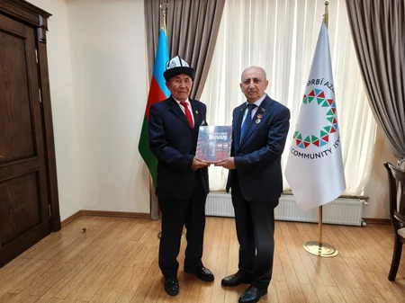 Qərbi Azərbaycan İcmasında özbək və qırğız yazıçılarla görüş keçirilib