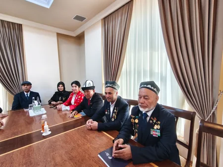 Qərbi Azərbaycan İcmasında özbək və qırğız yazıçılarla görüş keçirilib