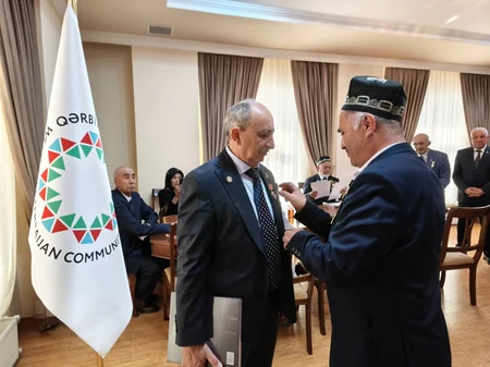 Qərbi Azərbaycan İcmasında özbək və qırğız yazıçılarla görüş keçirilib