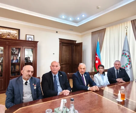 Qərbi Azərbaycan İcmasında özbək və qırğız yazıçılarla görüş keçirilib