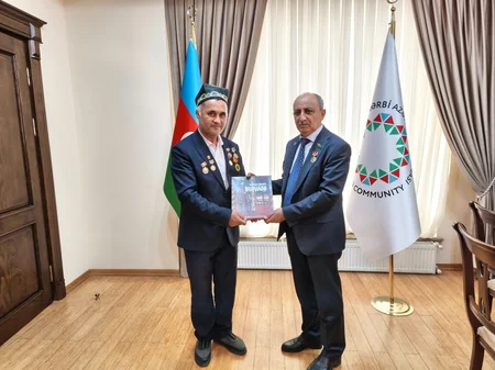 Qərbi Azərbaycan İcmasında özbək və qırğız yazıçılarla görüş keçirilib