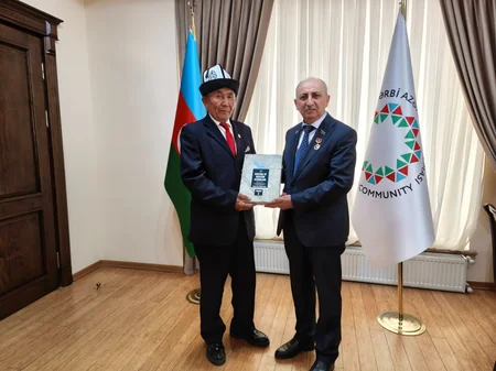 Qərbi Azərbaycan İcmasında özbək və qırğız yazıçılarla görüş keçirilib