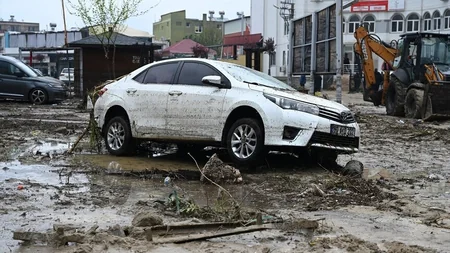 Heavy rains in Türkiye kill two, cause widespread flooding
