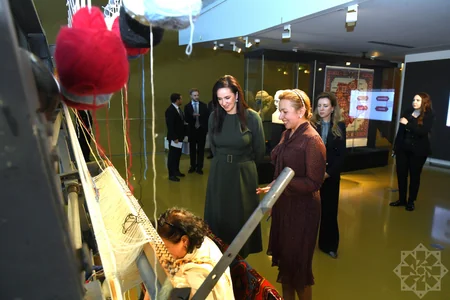 Litvanın Baş naziri Milli Xalça Muzeyini ziyarət edib