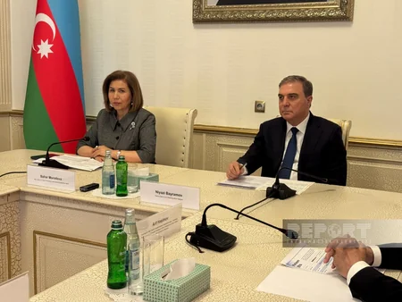 Gəncədə region ziyalılarının iştirakı ilə dəyirmi masa keçirilib
