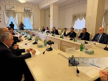 Gəncədə region ziyalılarının iştirakı ilə dəyirmi masa keçirilib