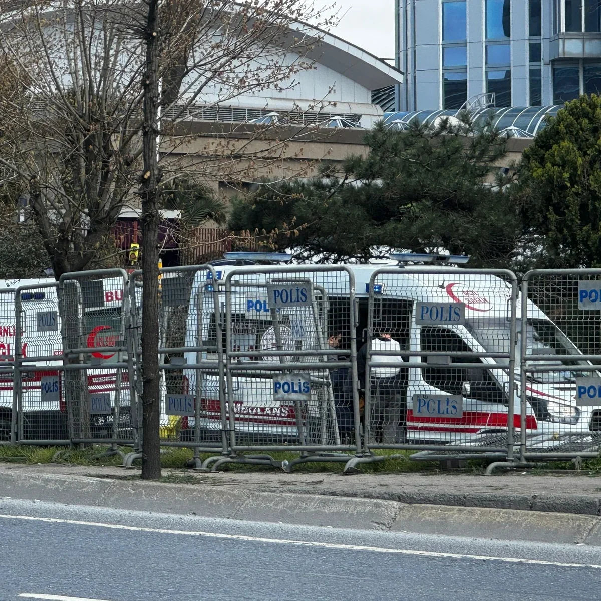 İsrailin İstanbuldakı Baş Konsulluğu qarşısındakı silahlı insidentlə bağlı saxlanılanların sayı 16-ya çatıb
