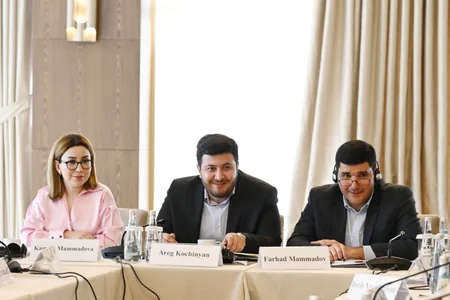 Azərbaycan və Ermənistanın vətəndaş cəmiyyəti nümayəndələrinin iştirakı ilə dəyirmi masa keçirilib - YENİLƏNİB