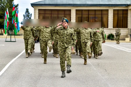 Çevikçi kursunu bitirən hərbi qulluqçulara beretlər təqdim olunub
