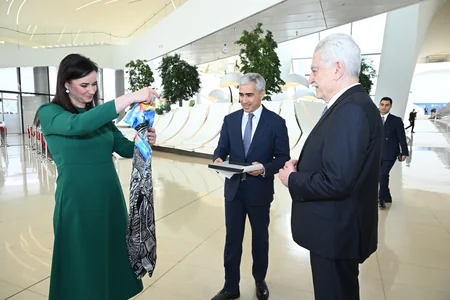 Litvanın Baş naziri Heydər Əliyev Mərkəzində olub