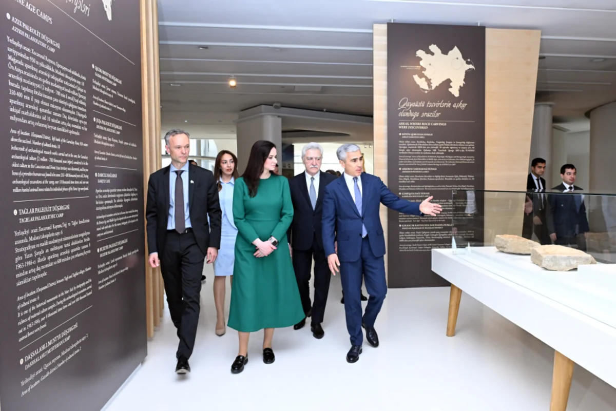 Litvanın Baş naziri Heydər Əliyev Mərkəzində olub