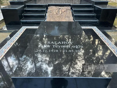Xalq rəssamı Tahir Salahovun qəbirüstü abidəsi ucaldılıb
