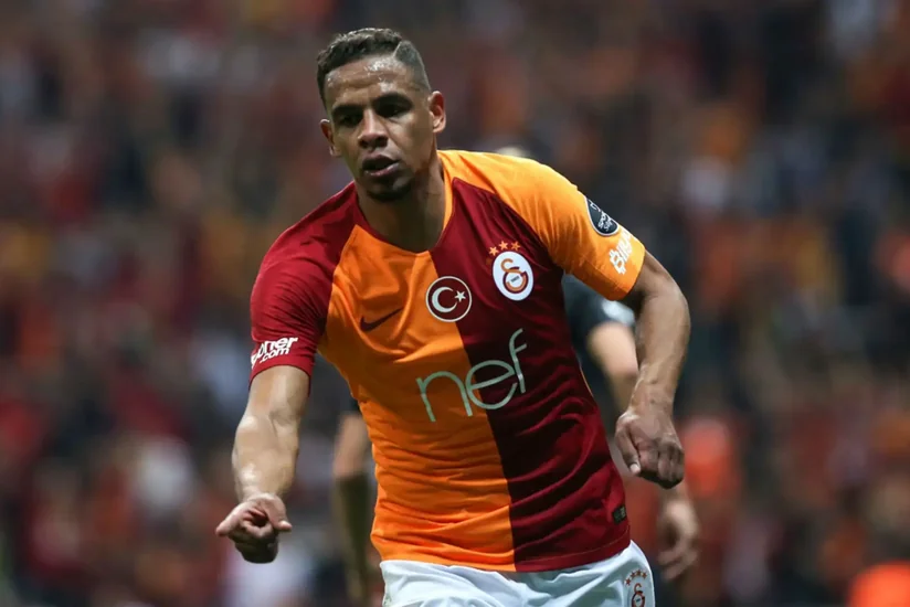 Mançester Siti və Qalatasarayın sabiq futbolçusu Fernando Rejes karyerasını başa vurub