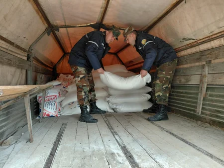 Qubanın Qonaqkəndində torpaq sürüşməsi olub, rayonla kəndləri birləşdirən yol sıradan çıxıb