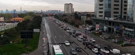 Bakının bir sıra yollarında nəqliyyatın sıxlığı yaranıb