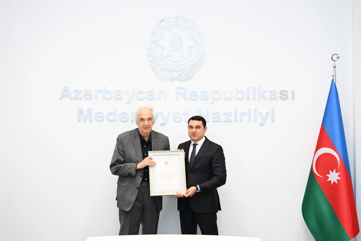 Xalq artisti Ramiz Həsənoğlu Mədəniyyət Nazirliyinin  Fəxri diplomu ilə təltif olunub