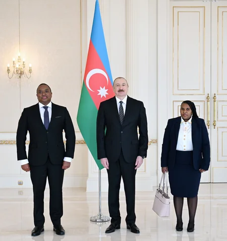 İlham Əliyev Esvatininin Azərbaycana yeni təyin olunmuş səfirini qəbul edib