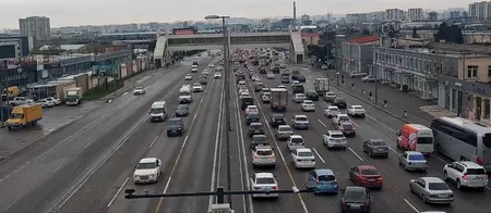 Bakının bir sıra yollarında nəqliyyatın sıxlığı yaranıb