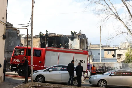 Пожар в жилом частном доме в Баку потушен - ОБНОВЛЕНО-2