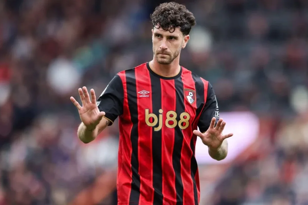 Liverpul Bornmutun müdafiəçisi Markos Senesini transfer etmək niyyətindədir
