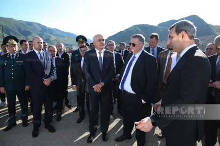 Azərbaycan və Rusiya rəsmiləri Ağbənd avtomobil körpüsünün icra vəziyyəti ilə tanış olublar