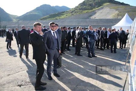 Azərbaycan və Rusiya rəsmiləri Ağbənd avtomobil körpüsünün icra vəziyyəti ilə tanış olublar