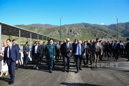 Azərbaycan və Rusiya rəsmiləri Ağbənd avtomobil körpüsünün icra vəziyyəti ilə tanış olublar