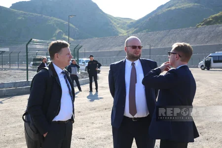Azərbaycan və Rusiya rəsmiləri Ağbənd avtomobil körpüsünün icra vəziyyəti ilə tanış olublar