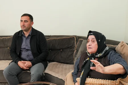 Ramin Məmmədov Bərdədə Seyid Yəhya Bakuvi təqaüdünün qalibi olan tələbənin ailəsini ziyarət edib