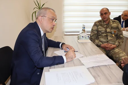 Zaur Mikayılov Xankəndidə vətəndaşlarla görüşüb
