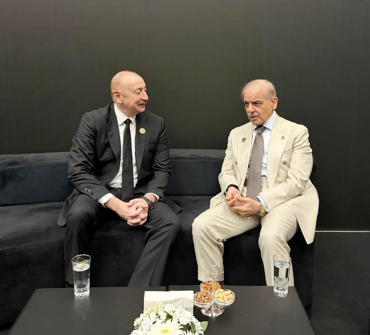 İlham Əliyev Antalya Diplomatiya Forumu çərçivəsində Pakistanın Baş naziri ilə görüşüb
