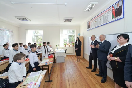 Emin Əmrullayev Qusarda məktəbdə olub, tapşırıqlar verib