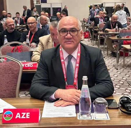 Firdovsi Umudov Avropa Ağırlıqqaldırma Federasiyasının konqresində iştirak edir