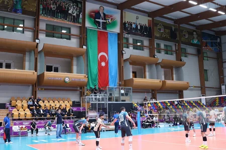 Neftçinin kişilərdən ibarət voleybol komandası ölkə çempionatında bürünc medal qazanıb