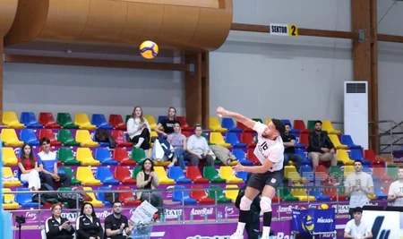 Neftçinin kişilərdən ibarət voleybol komandası ölkə çempionatında bürünc medal qazanıb