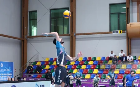 Neftçinin kişilərdən ibarət voleybol komandası ölkə çempionatında bürünc medal qazanıb