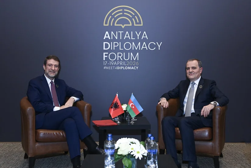 Ceyhun Bayramov albaniyalı həmkarı ilə görüşüb