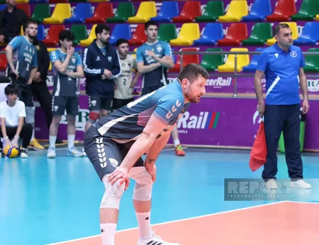 Neftçinin kişilərdən ibarət voleybol komandası ölkə çempionatında bürünc medal qazanıb