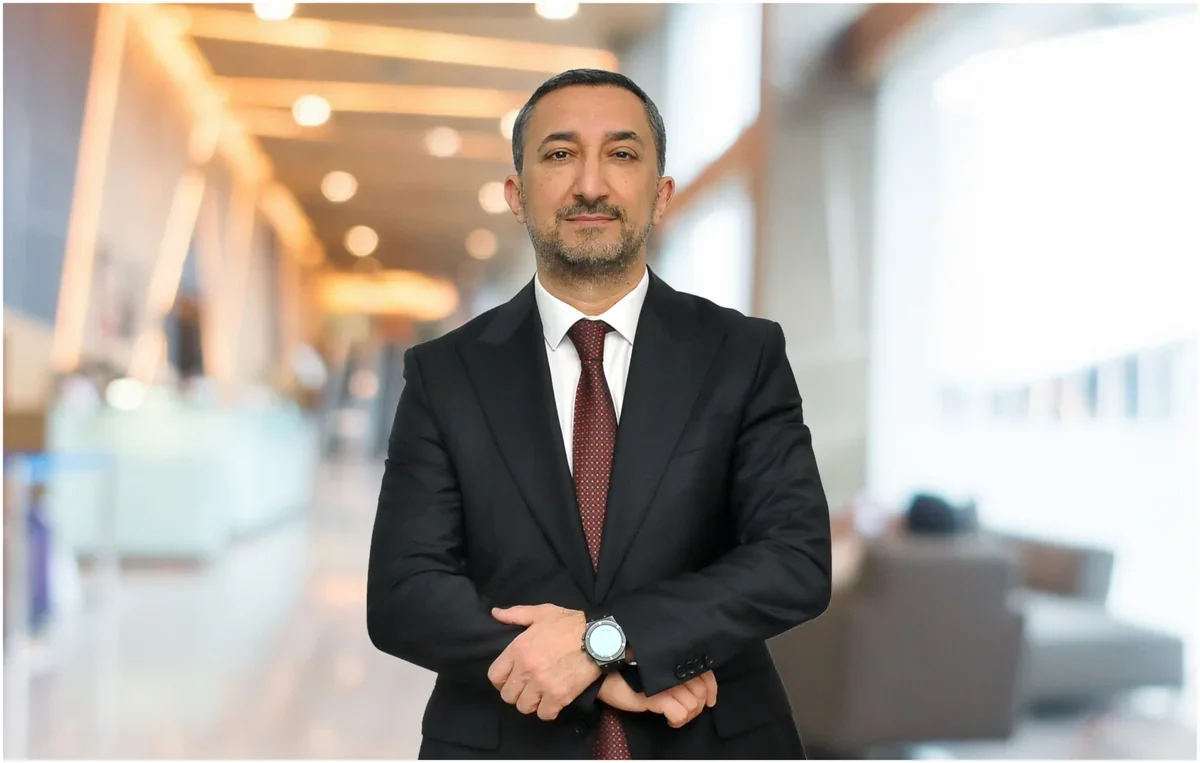 Rövşən Əmircanov: "Qlobal əmtəə bazarında qızıla tələbat zəifləməyib"