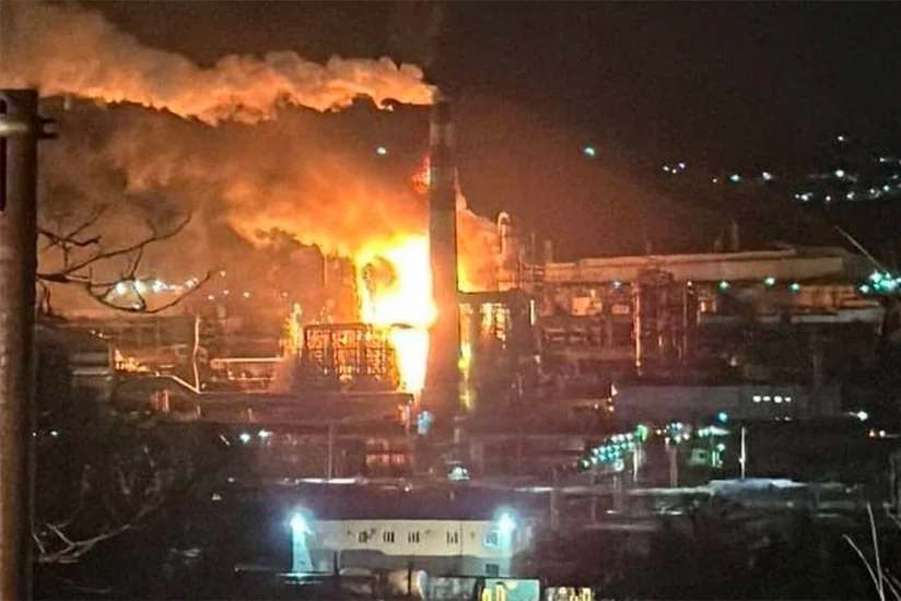 В Туапсе после массированной атаки дронов возник пожар в порту