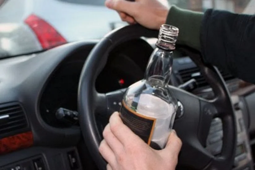 Şərurda avtomobilini yandıran sərxoş sürücü saxlanılıb