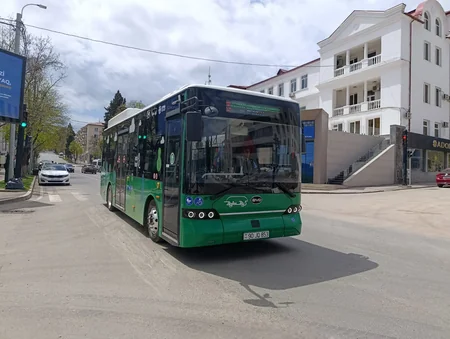 В Ханкенди запущены внутригородские автобусные маршруты