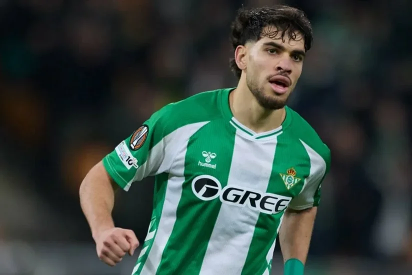 Liverpul Abde Ezzalzulini heyətinə qatmaq istəyir