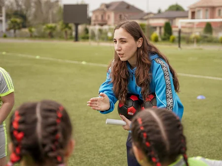 FIFA-nın dəstəyi ilə Lənkəranda qızlar üçün futbol festivalı keçirilib