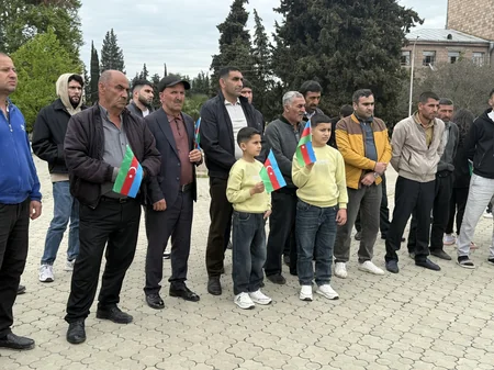 Xocavənd şəhərinə çatan növbəti 39 ailəyə mənzillərin açarları təqdim edilib